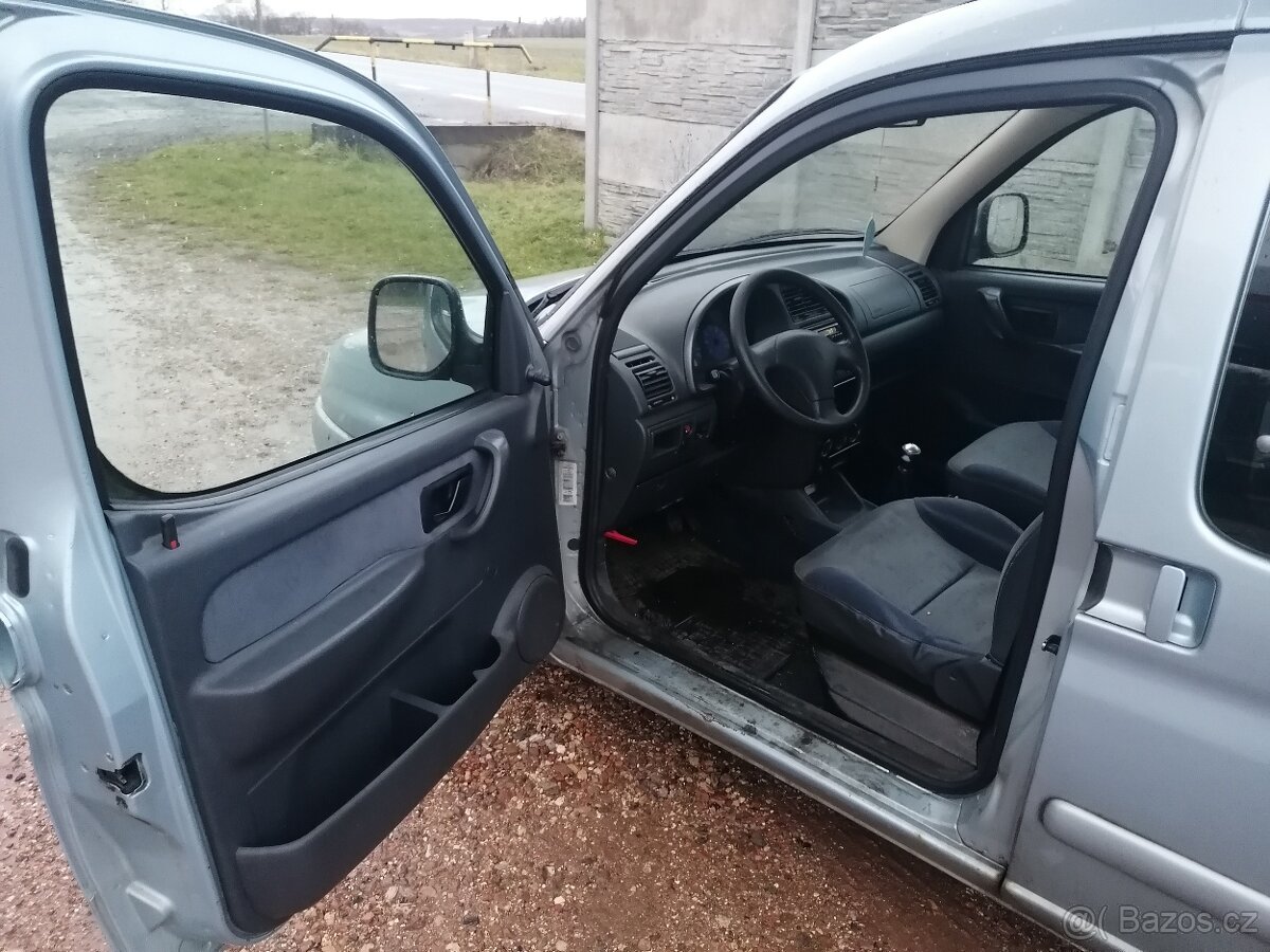 Citroen berlingo 2,0 HDI díly - 12