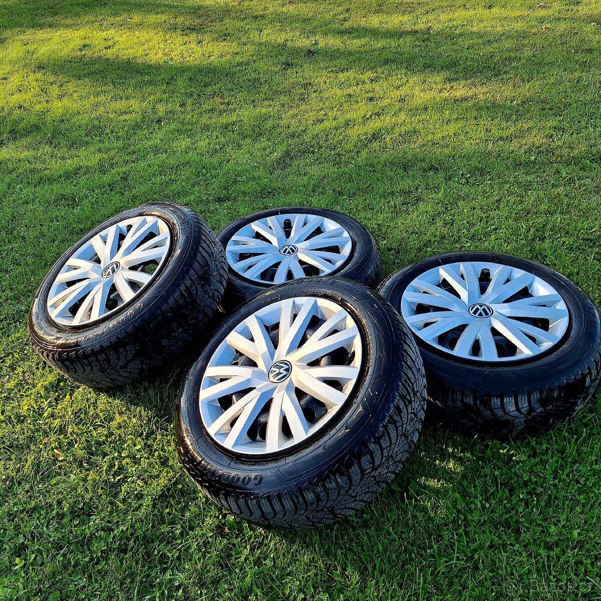 VW Touran (5T1), 7-místní, 09/2016
- 12