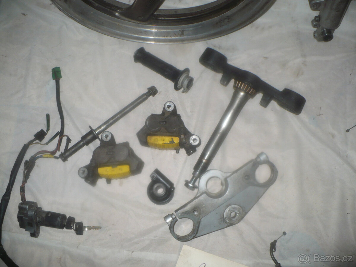 suzuki Gsx 600/750 f r. 95/00 -díly - 12