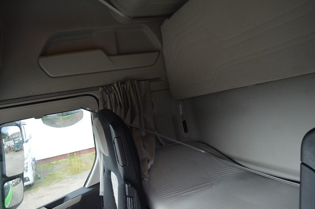 Tahač návěsů FORD F-MAX - 12