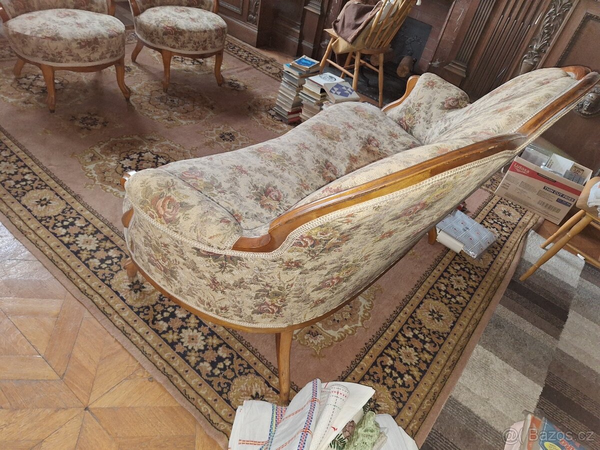 Starožitný nábytek - 12