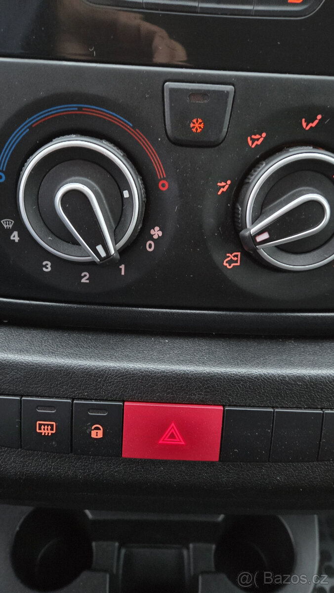 2021 sklápěč 7míst 3.5t Peugeot Boxer 2.2HDi 103kW klima TZ - 12