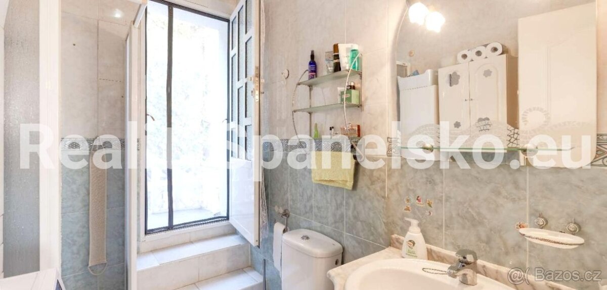 4+kk (125 m²) s privátním pozemkem o velikosti 250 m² - 12