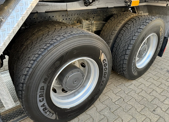 Mercedes-Benz Actros 3243 - domíchávač betonu s pumpou - 12