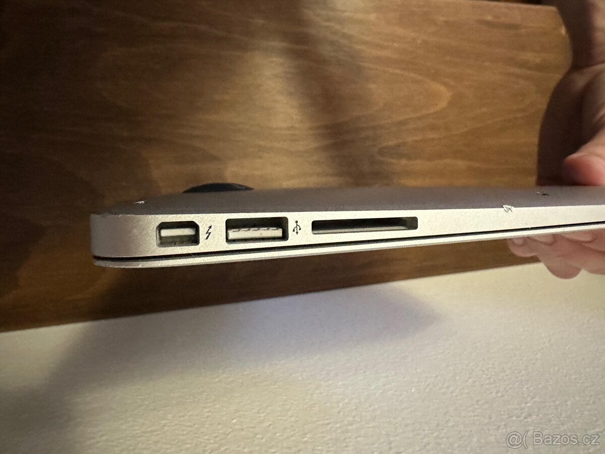 Apple MacBook Air 2017 13.3” i5 1.8/8GB/128GB + Magic Mouse - 12