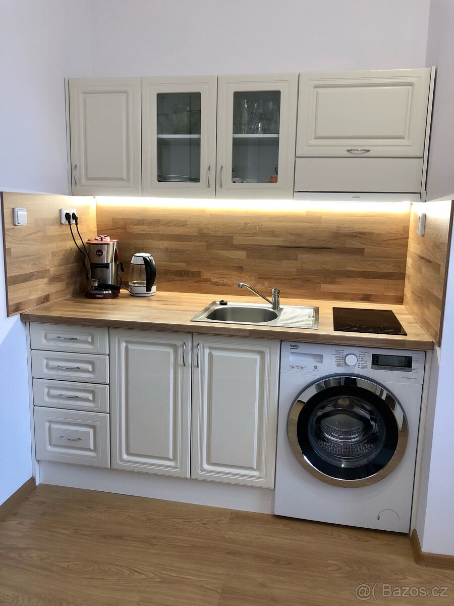 Pronájem bytu 1+1 - 12