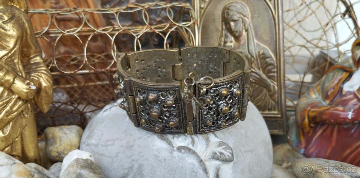 Staré šperky a bižuterie viz fota. Cena za kus 150 Kč. - 12