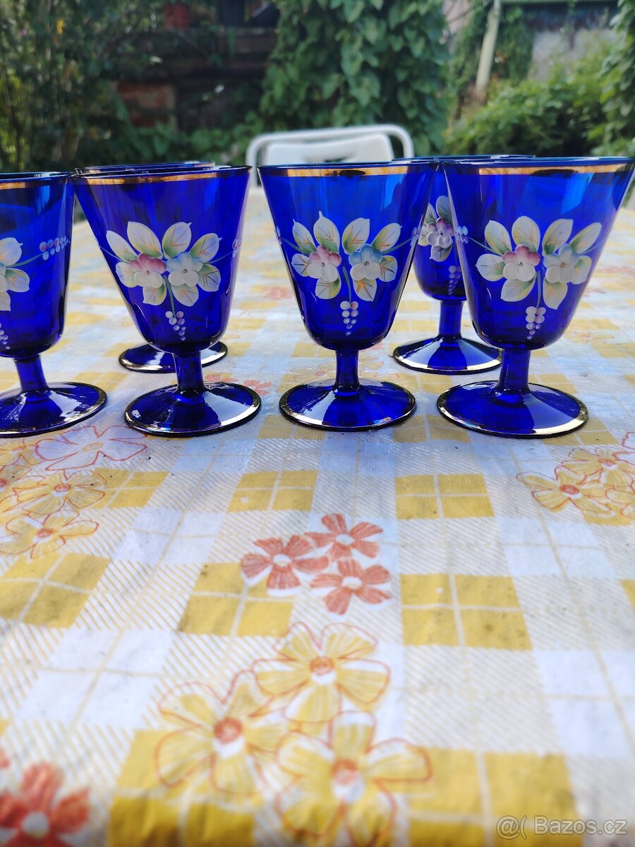 Modré skleněné skleničky s květinami - 12