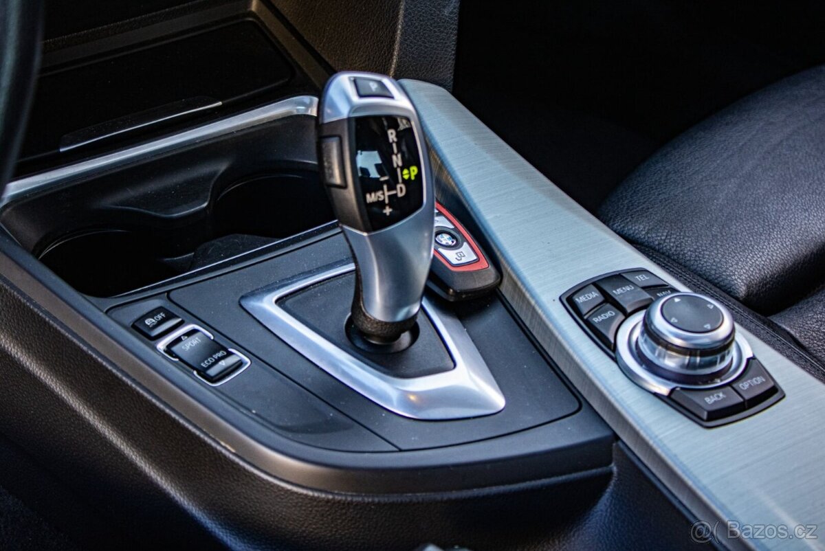 BMW Rad 3 335i xDrive A/T - 12