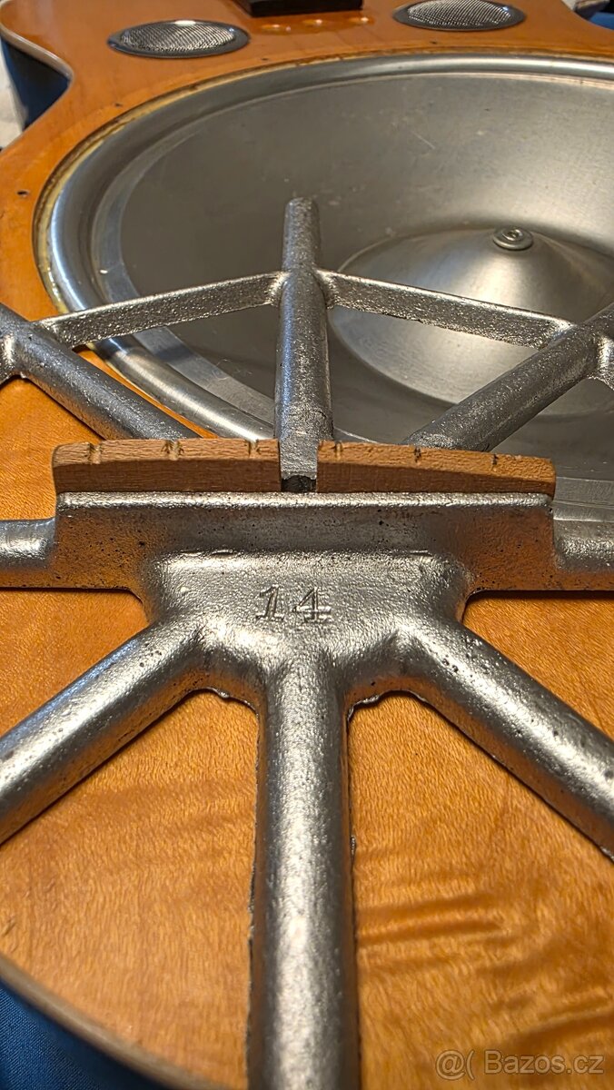 Prodám resofonickou americkou kytaru zn. DOBRO z roku 1982 - 12