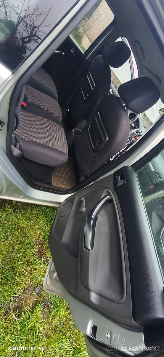 Ford C-MAX 1.6 benzín - 12