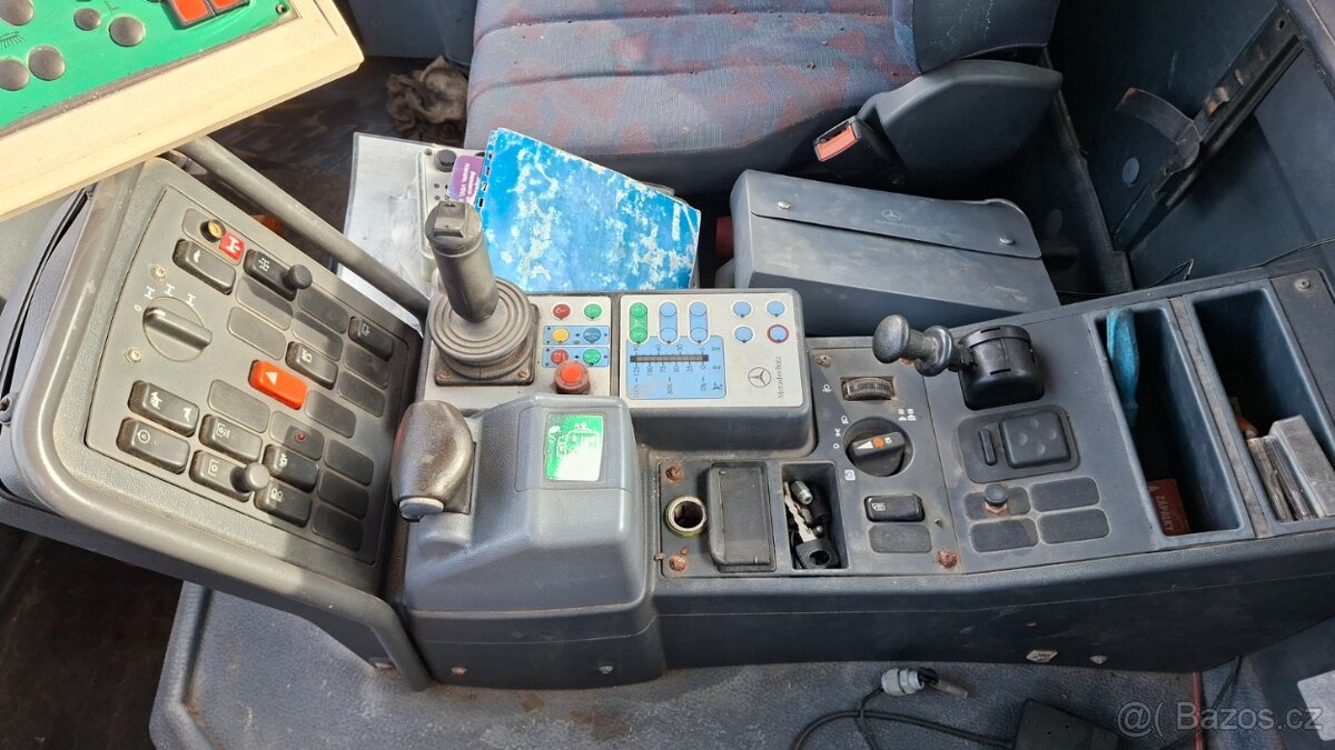 MB UNIMOG U400 4X4 - 12