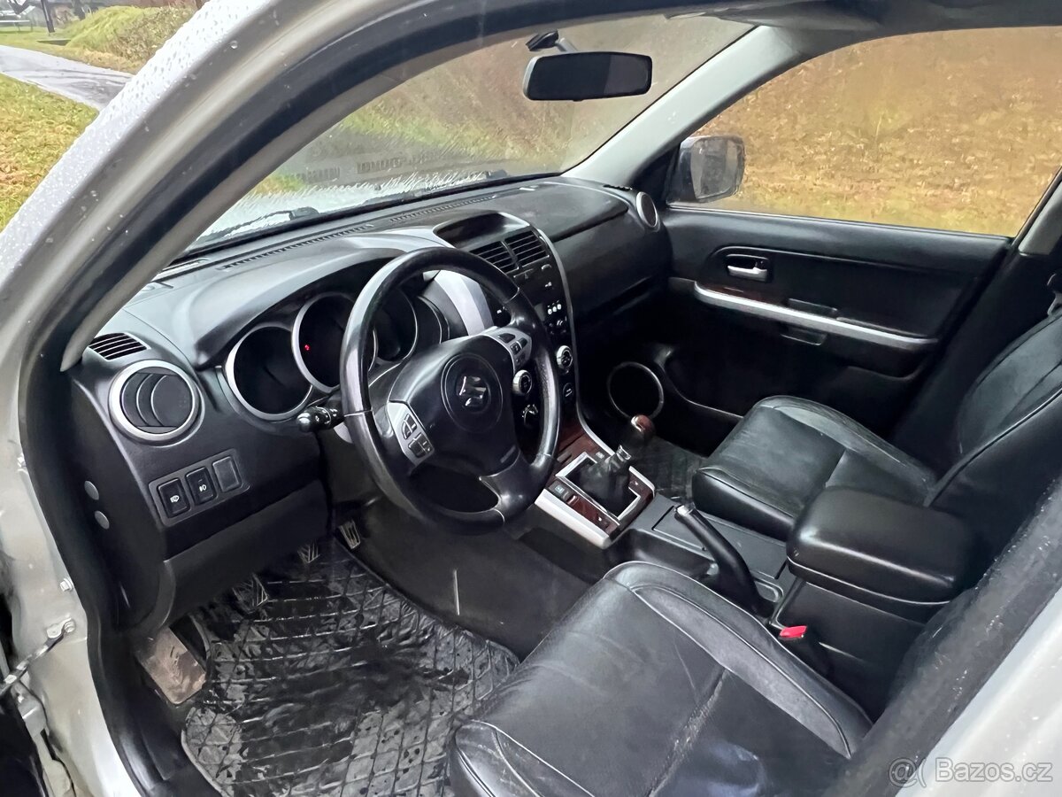 SUZUKI GRAND VITARA 4x4 DDiS - 12