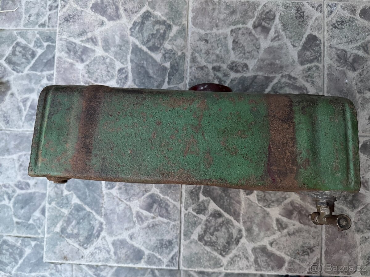 Palivová nádrž - 12