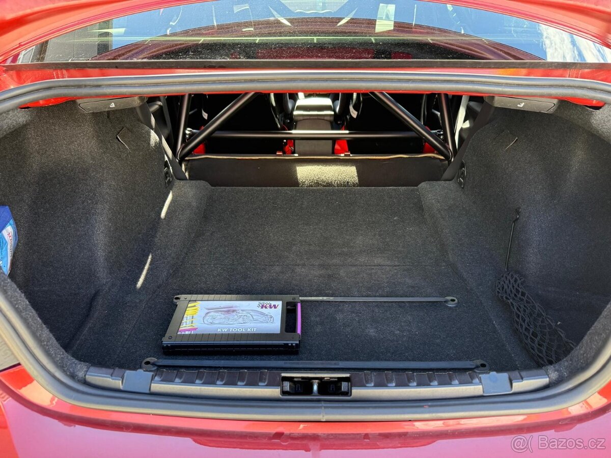 BMW E82 125i track car clubsport - 12