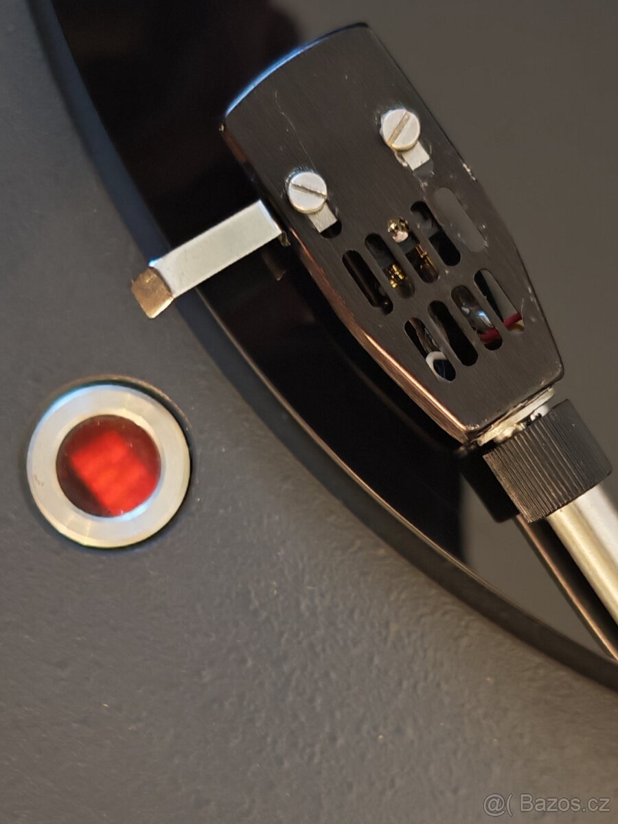 Gramofon TESLA MC400 - 12