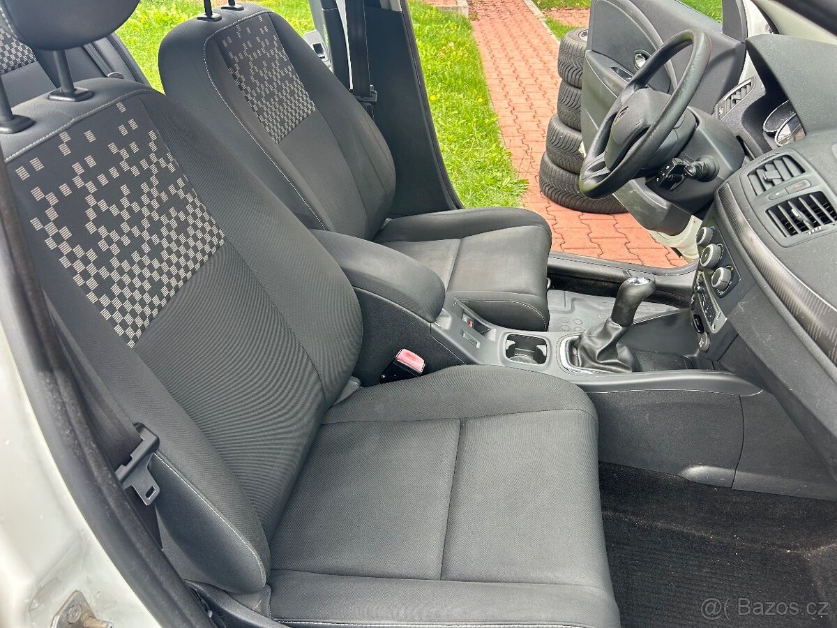 Renault Mégane 1.6 74kw r.v.2013 ČR 1maj, po servisu 40000kc - 12