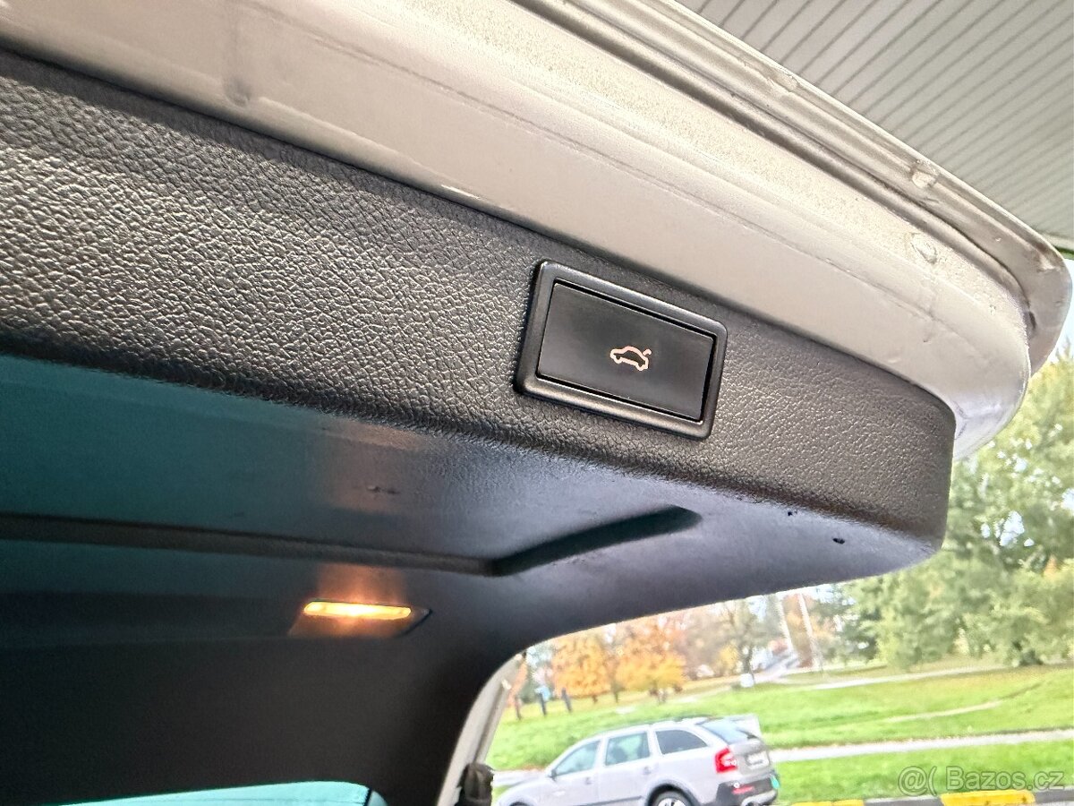 Škoda Superb 2.0 TDI Combi AUTOMAT 2010 NOVÁ STK - 12