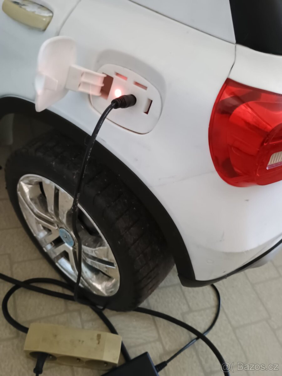 Dětské elektrické auto - 12