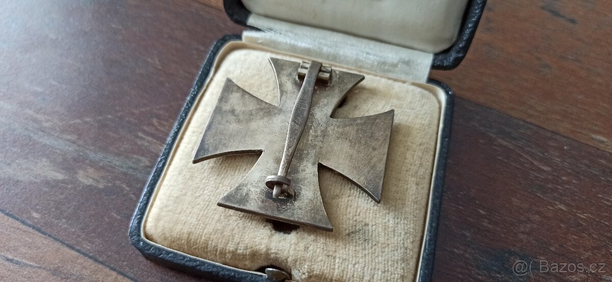 Záslužný kříž, železný kříž v etui. - 12