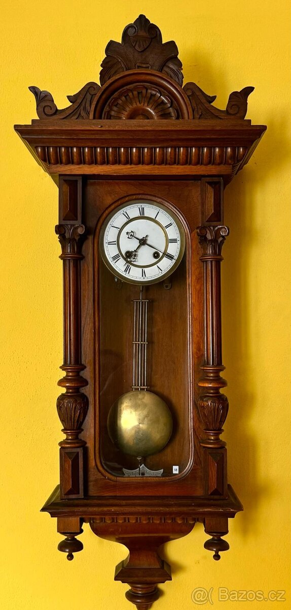 Prodám 34 ks TOP nástěnných hodin - 12