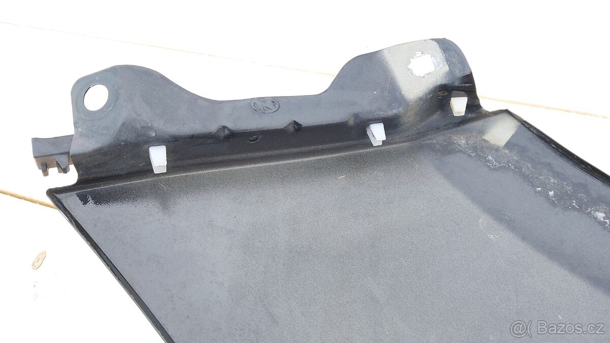 HYUNDAI i20 Blatník LP černý - 12