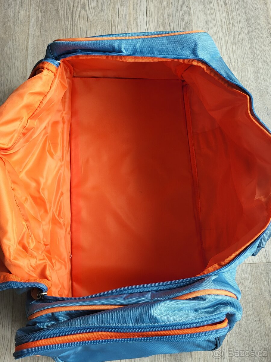 SPORTOVNÍ TAŠKA - L'oreal - 12