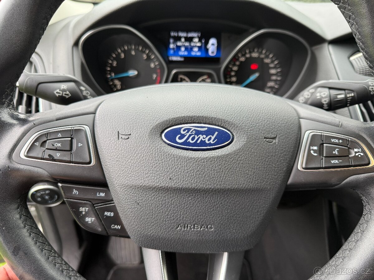 2017 Ford Focus TITANIUM po rozvodech - 12