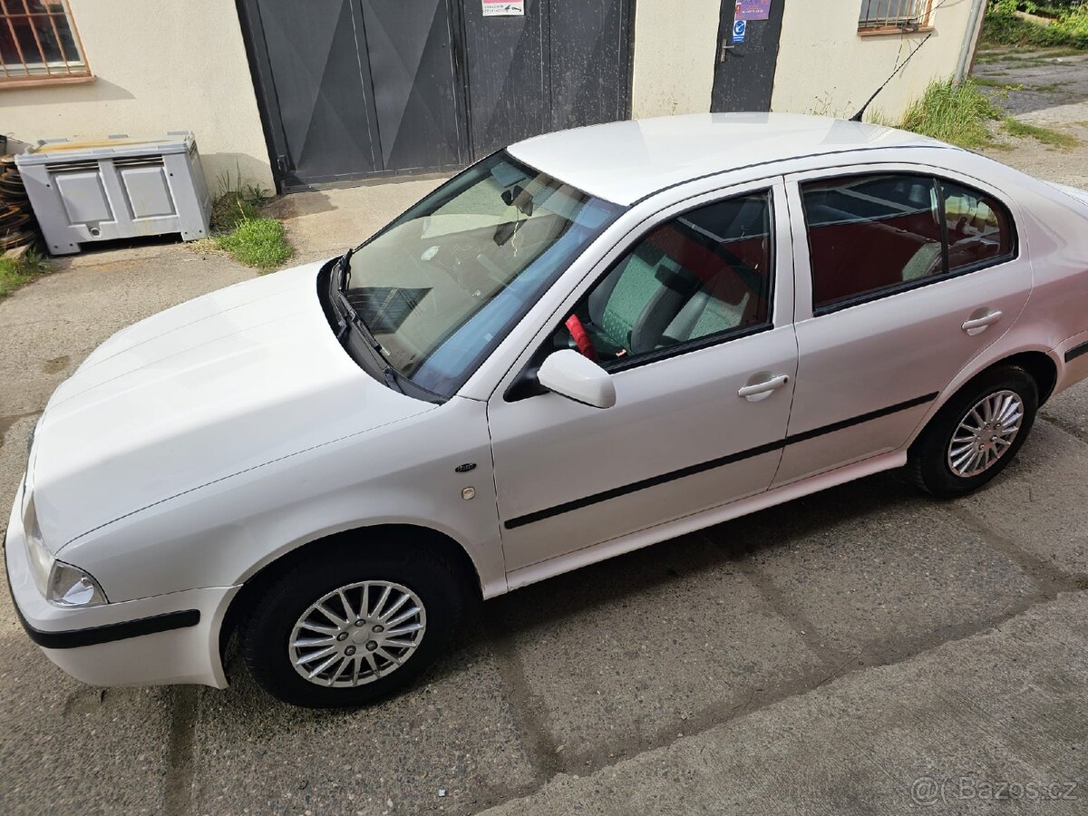 ŠKODA OCTAVIA 1,6 BENZIN - 12