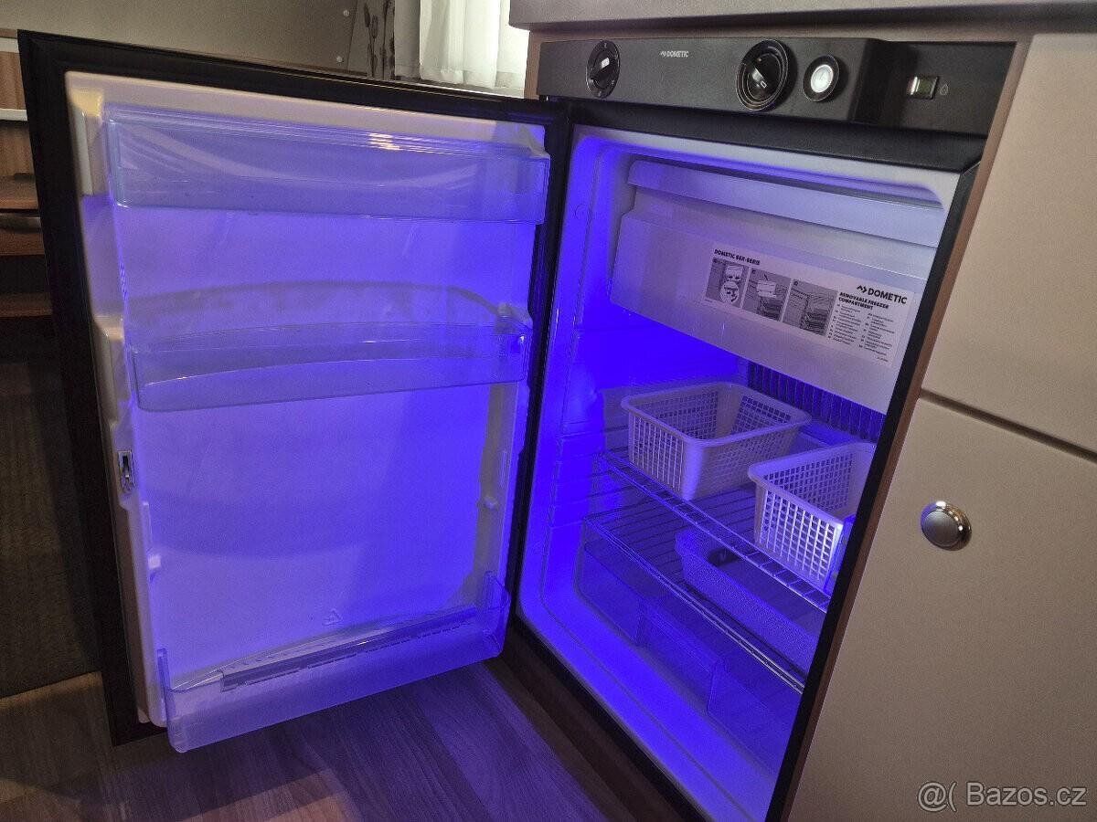 Karavan obytny přívěs WEINSBERG CaraOne - 12