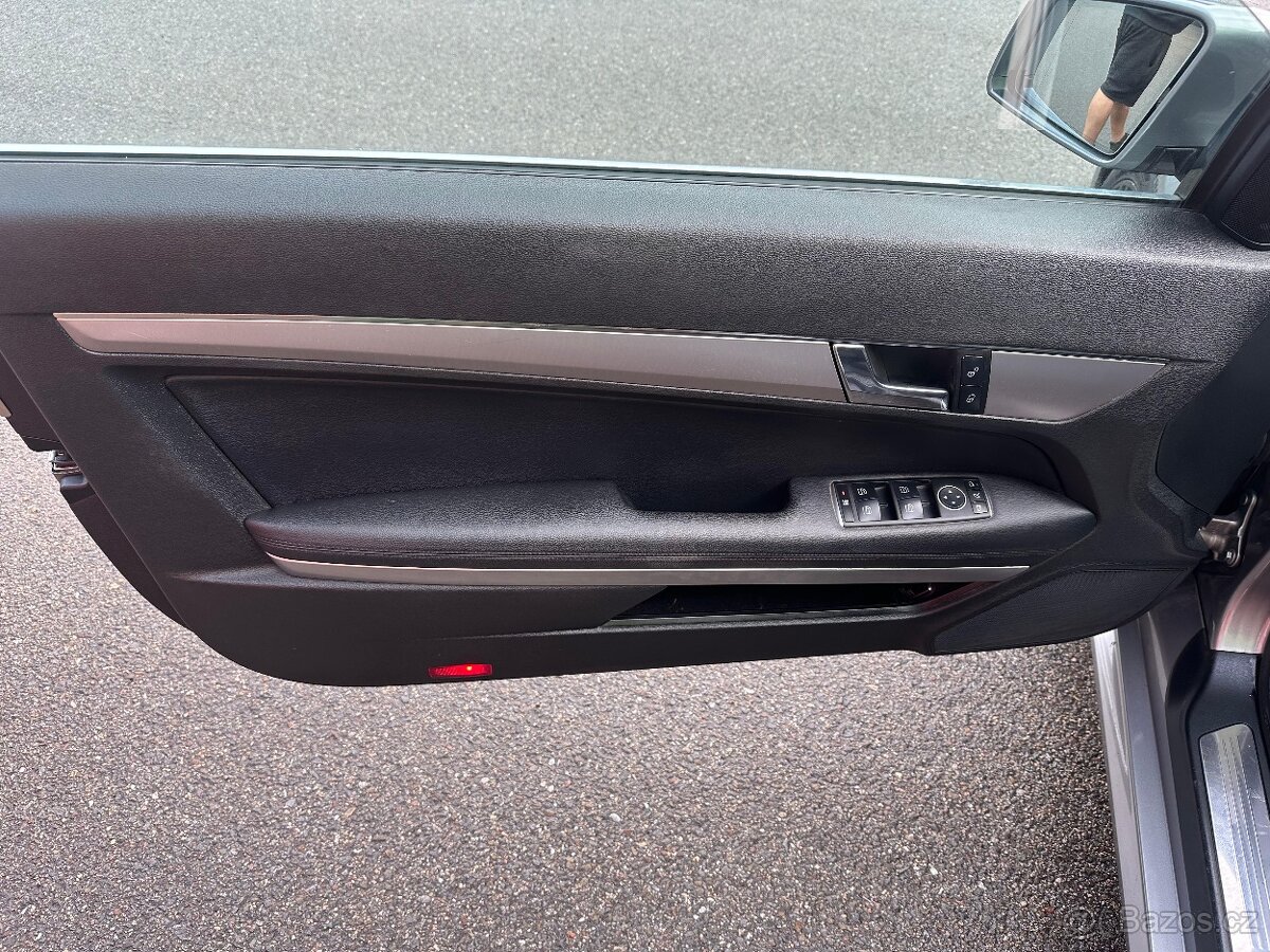 Mercedes-Benz E Coupe E 250 CDI Blue Efficiency Elegance - 12