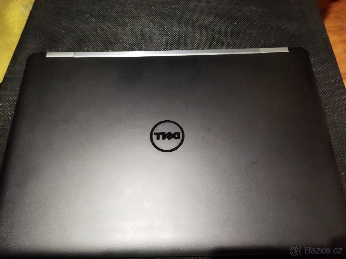 Dell Latitude E5570 - 12