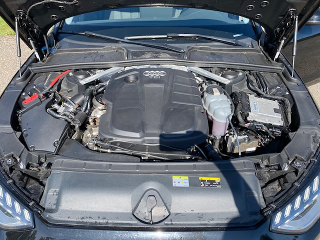 Audi A4 40 Avant 2.0 TDI 140kW 7xS-tronic 190 koní r.v. 2020 - 12