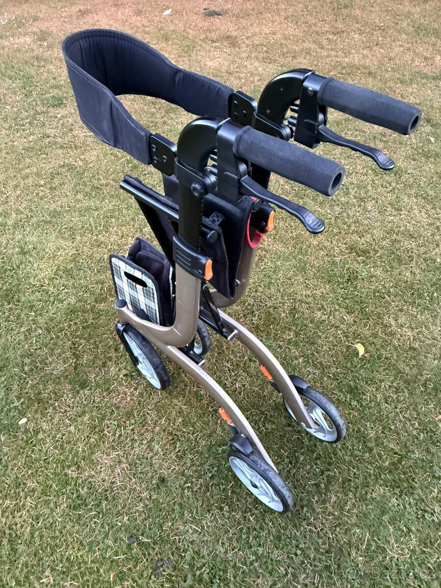 Chodítko pro seniory DMA 102 pěkné - 12