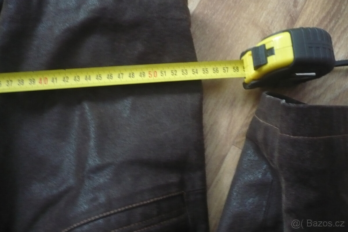 stříbrná liška a kožený kabát - 12