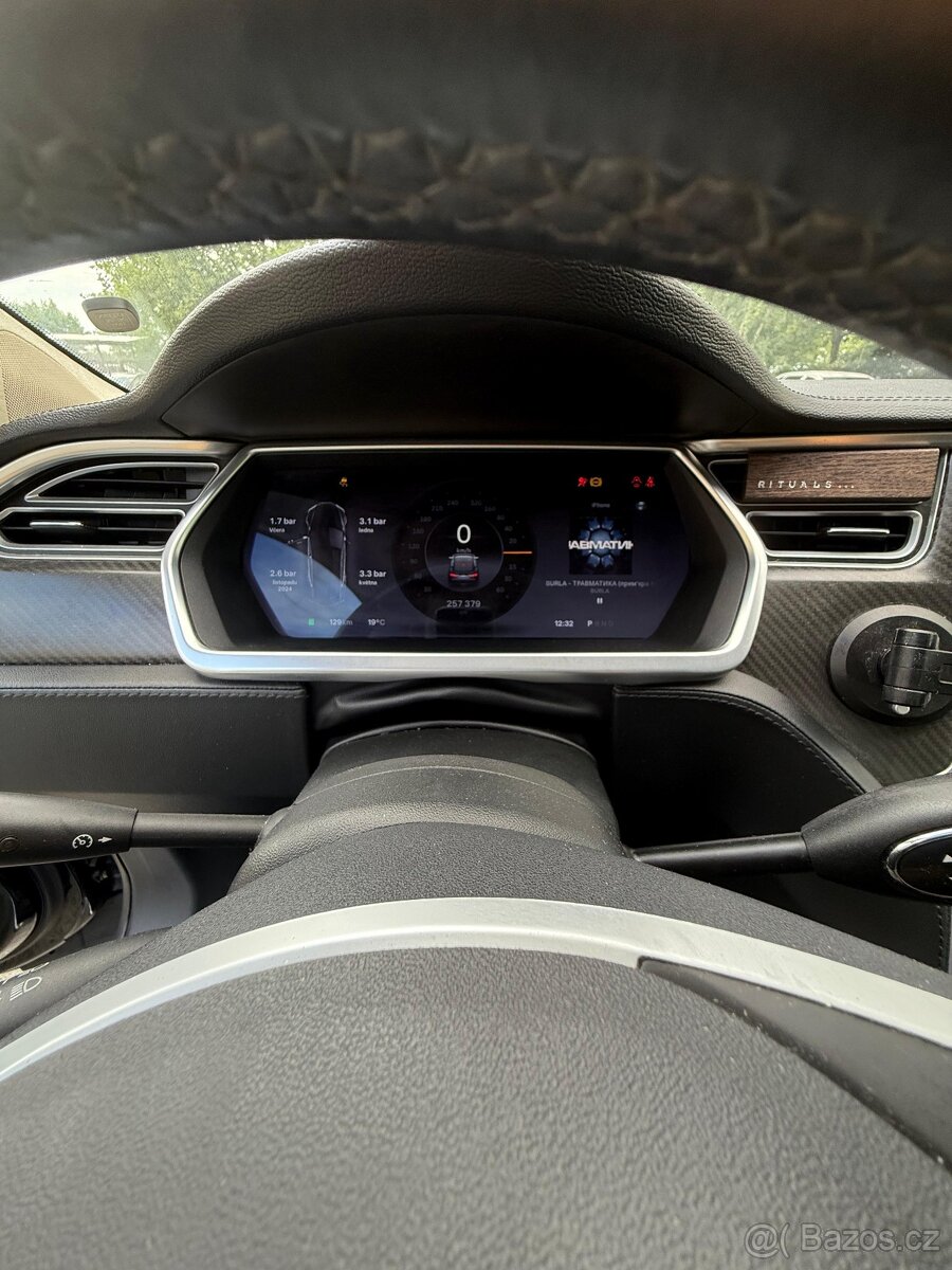 Tesla model s Doživotni nabijeni ZDARMA - 12