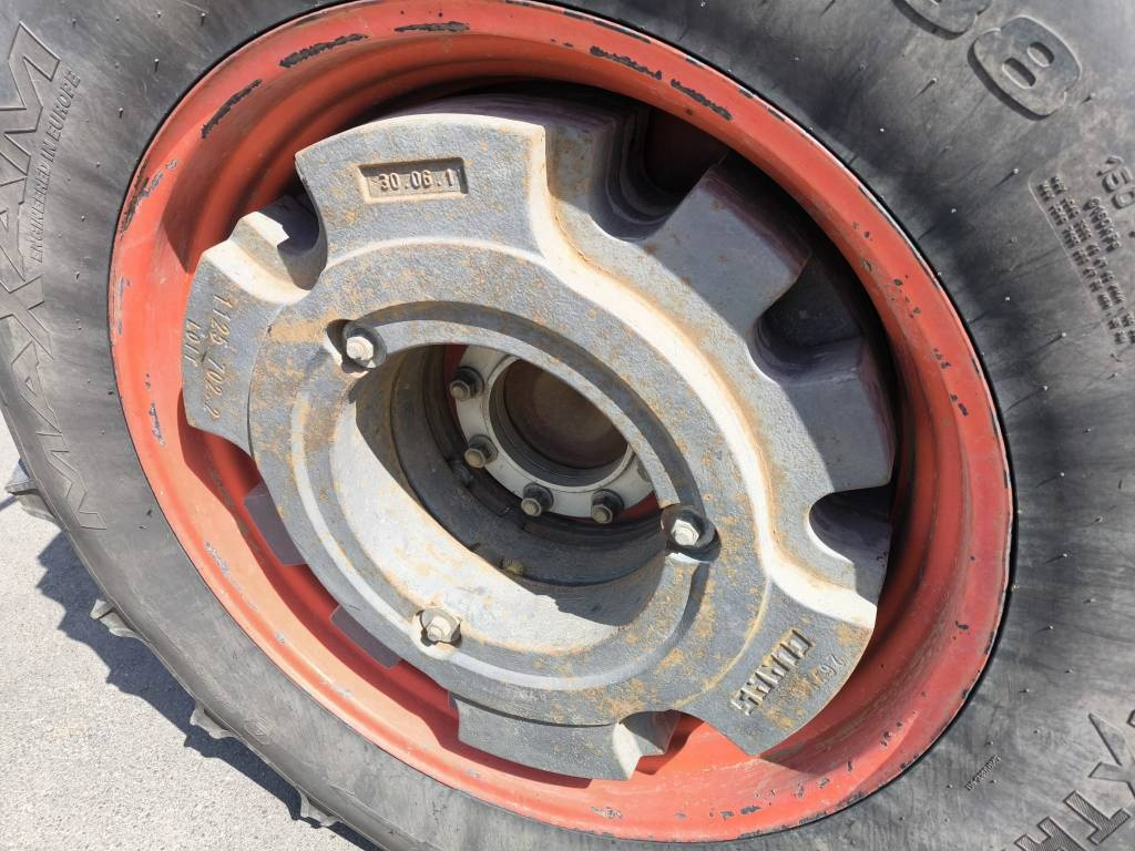 Claas Arion 550 - 12