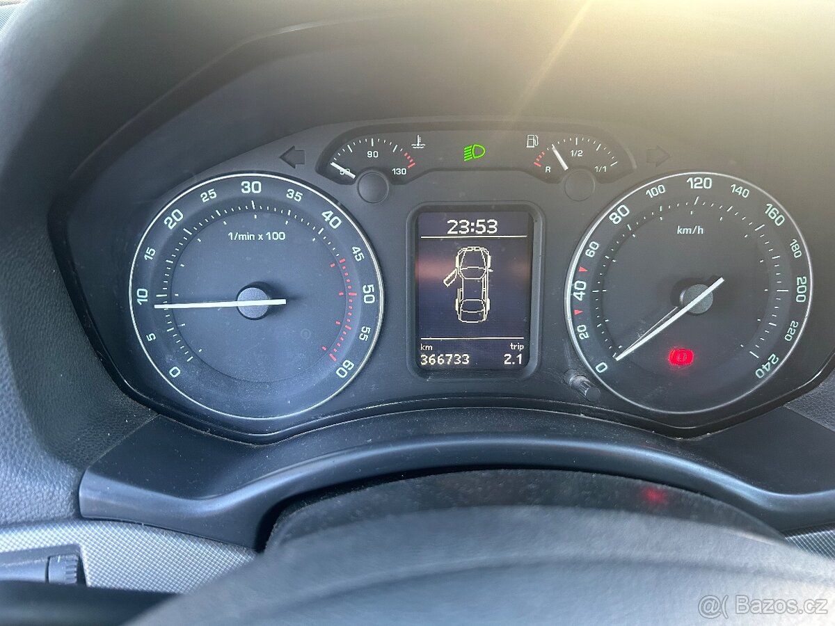 Škoda Octavia 2 1.9 TDi 77 KW - 12