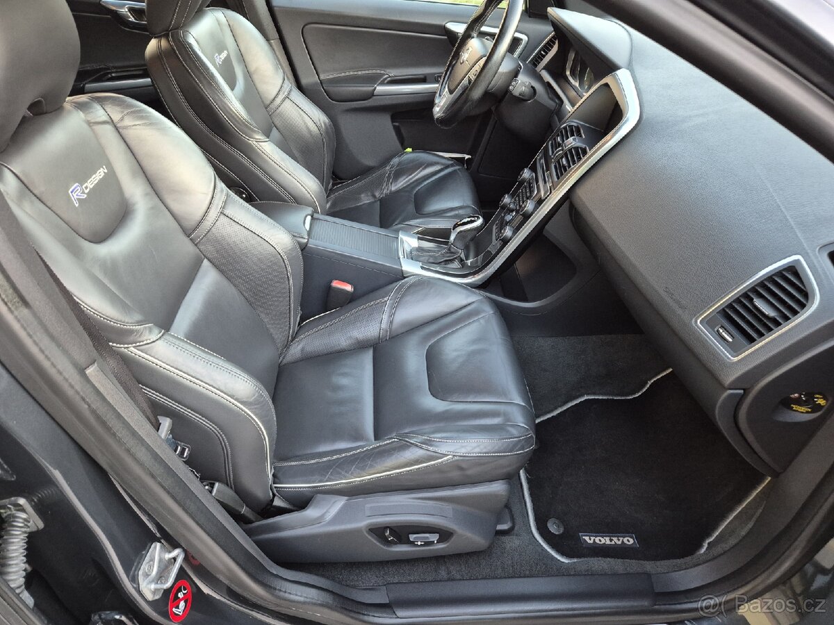 Volvo XC60 2.4D D5 R- DESIGN - AWD - 12