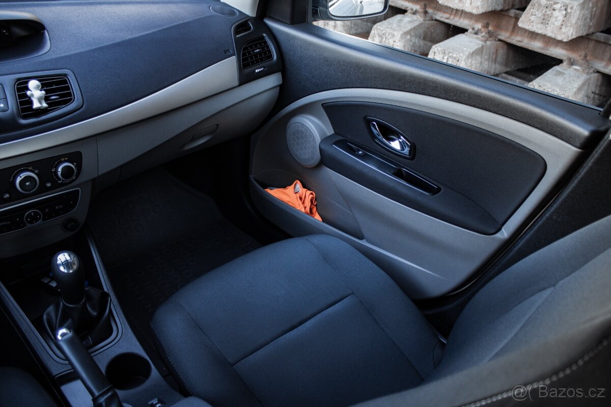 Renault Mégane 1.6 16V Expression - 12