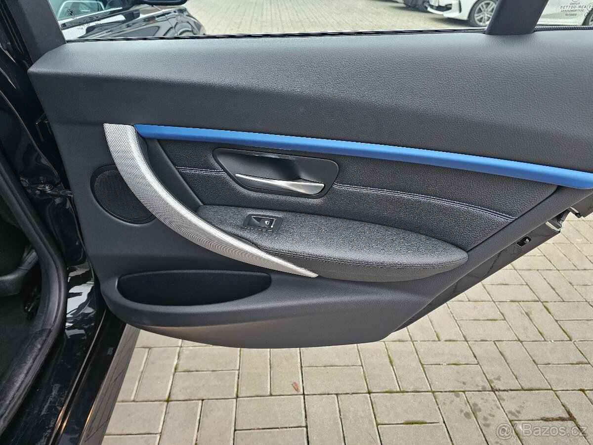 BMW Řada 3, 320D xDrive - 12