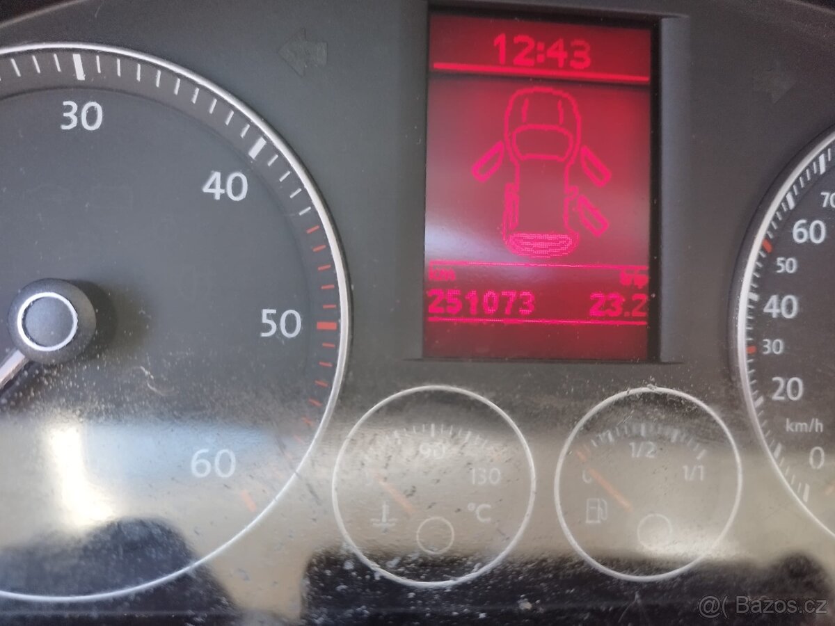 VW TOURAN - 12