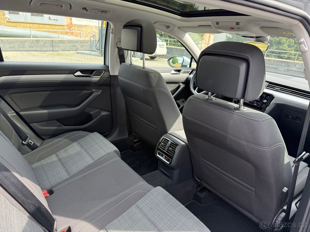 VW Passat Variant 2.0 TSI 140kW DSG ACC 5/2022 151 200 km - 12