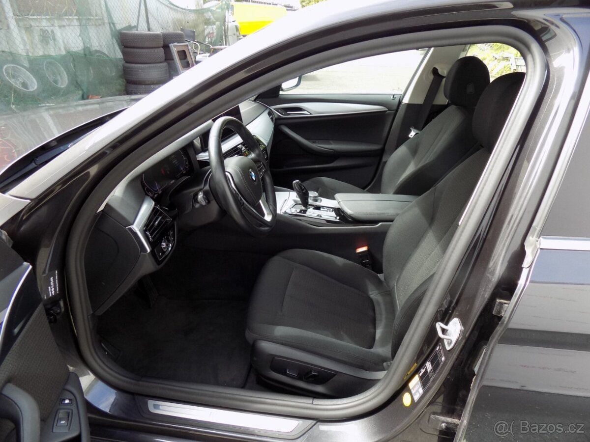BMW Řada 5 530e/xDrive/Full-LED/DPH/ - 12