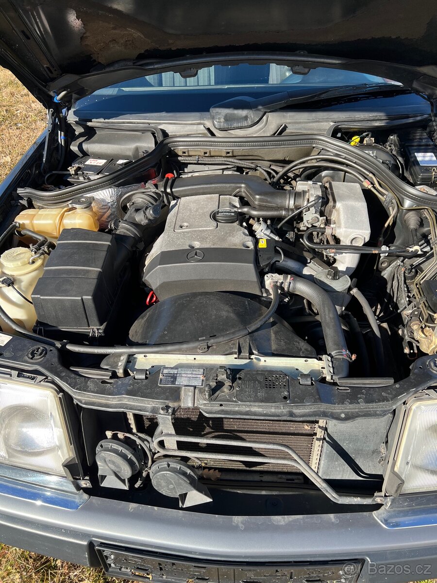 Mercedes-Benz E220 Typ 11960 - 12