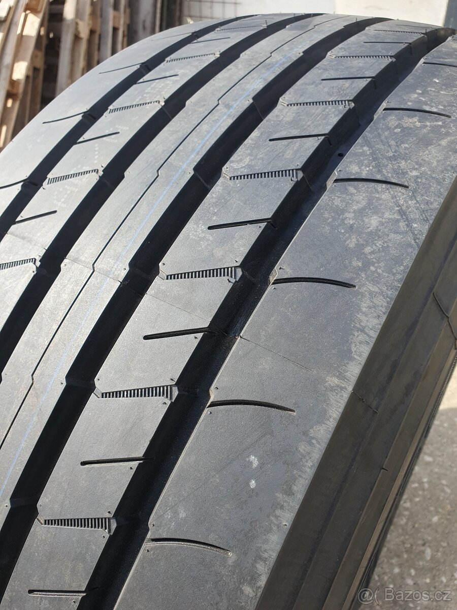 Pneu 385 / 65 R22,5 - 12