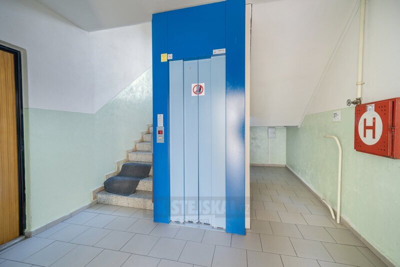 Prodej kompletně zrekonstruovaného bytu 1+1 v osobním vlastn - 12