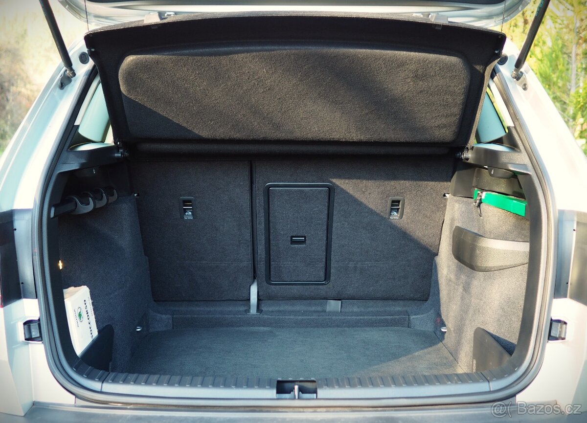 KAROQ 1.6 TDi 4-Valec,Executive,1/2019,Full LED,GPS,FRONT - 12