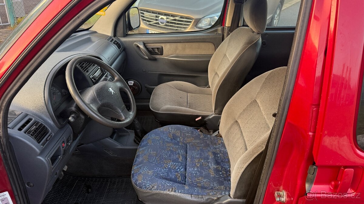 PEUGEOT PARTNER 2.0 HDI 66KW 2X ŠOUPAČKY KLIMA TAŽNÉ - 12