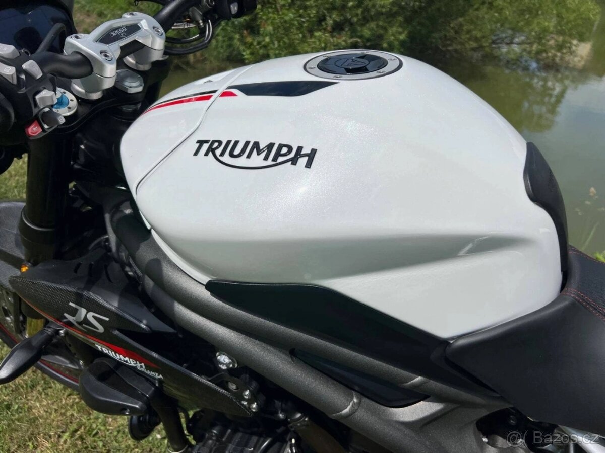 Triumph Speed Triple RS - 12